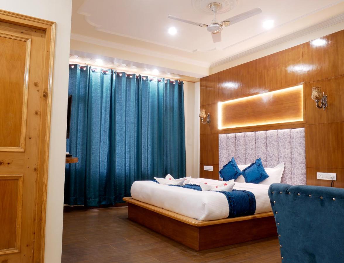 New Ambika International Mall Road Hotel Manāli Extérieur photo