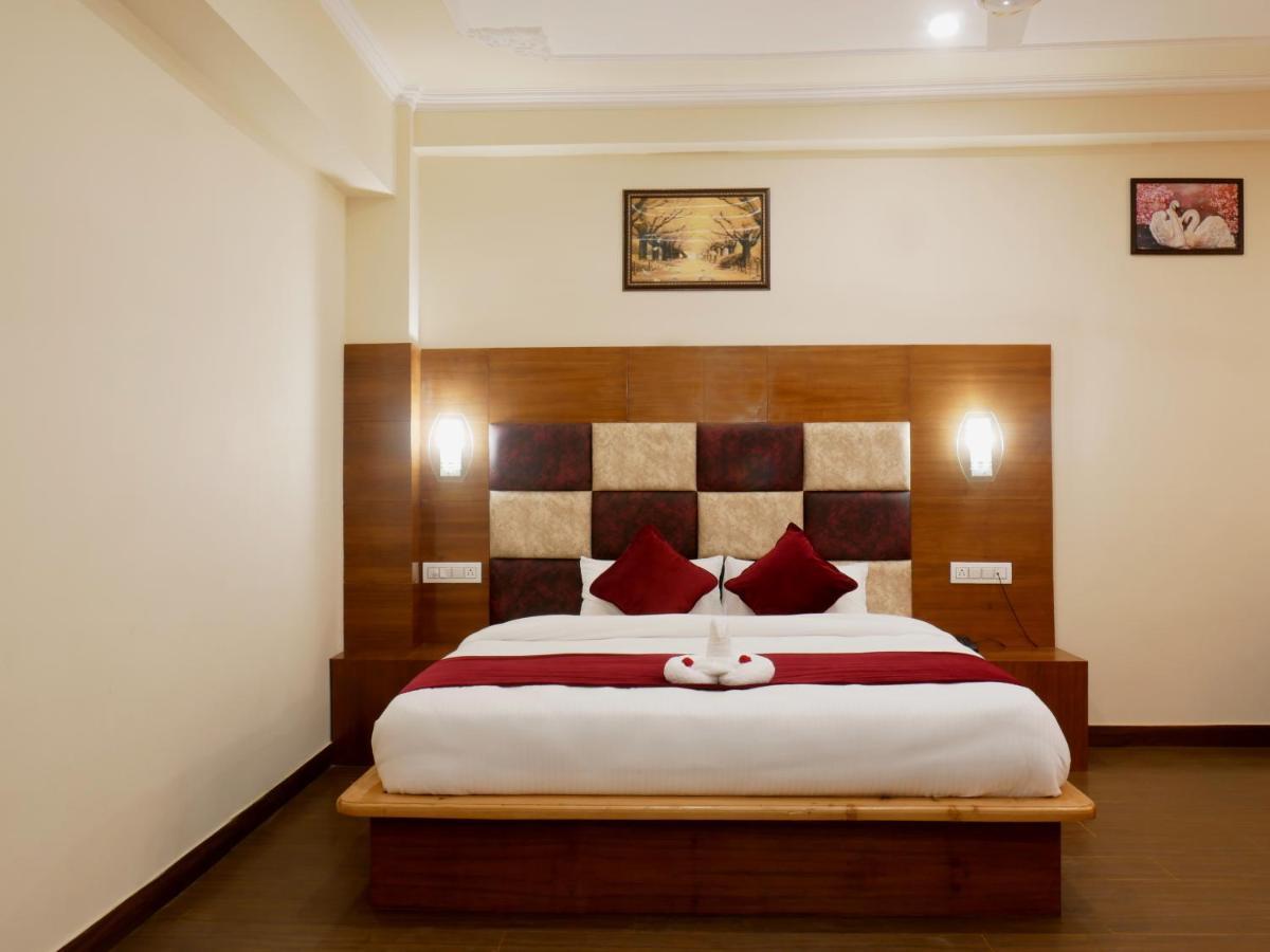 New Ambika International Mall Road Hotel Manāli Extérieur photo