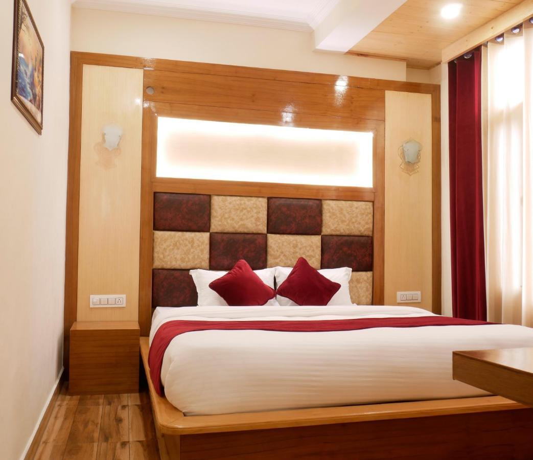 New Ambika International Mall Road Hotel Manāli Extérieur photo